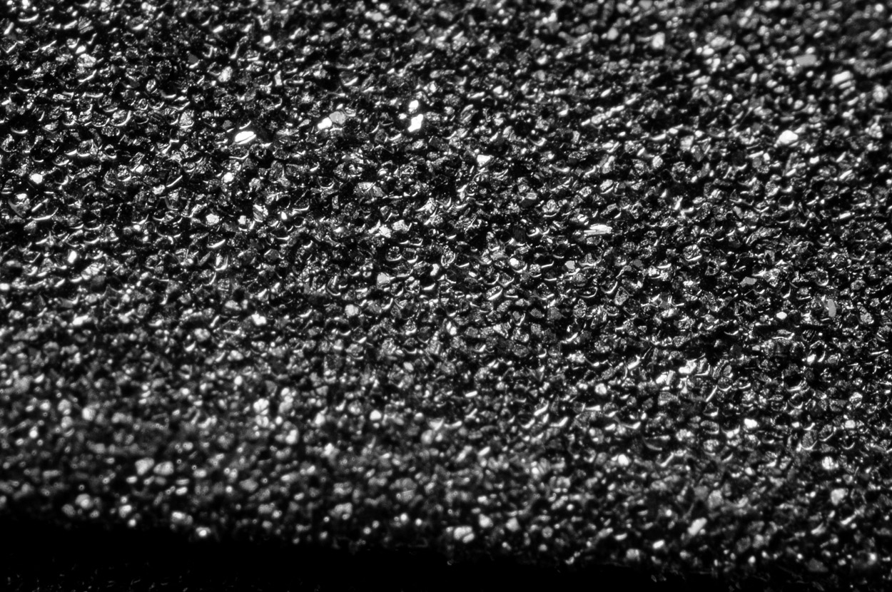 diamond sharpening stone grit 240 surface under microscope