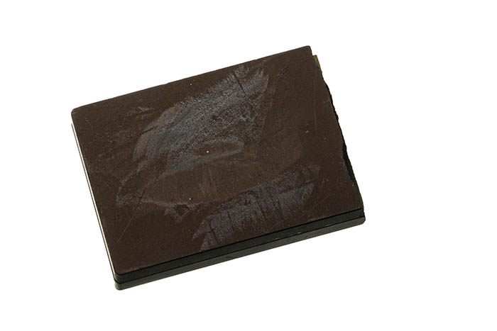 clogged pores of synthetic whetstone - whetstone maintenance