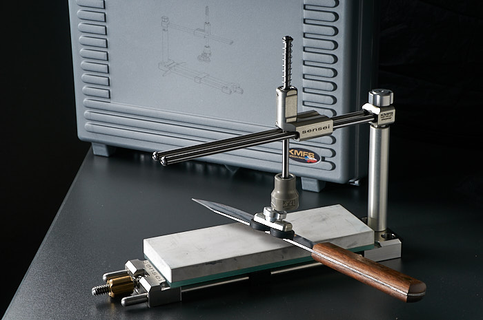 KMFS Sensei magnetic knife clamp detail during sharpening
